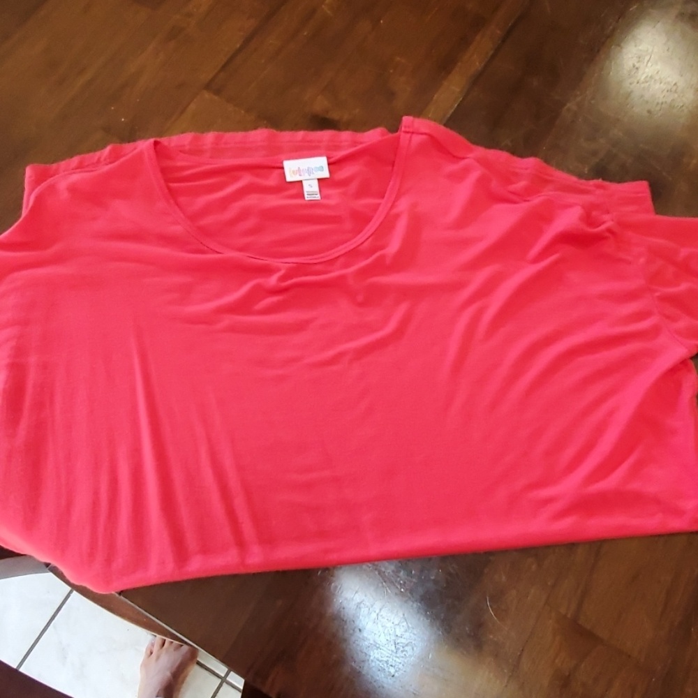 Lula roe irma tee